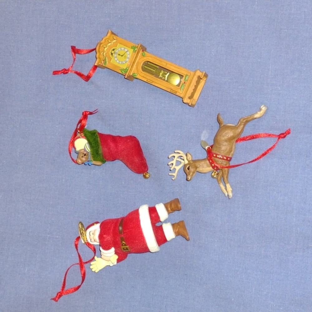 Hallmark Keepsake "Twas the Night Before Christmas" Flocked Ornament Set 2001